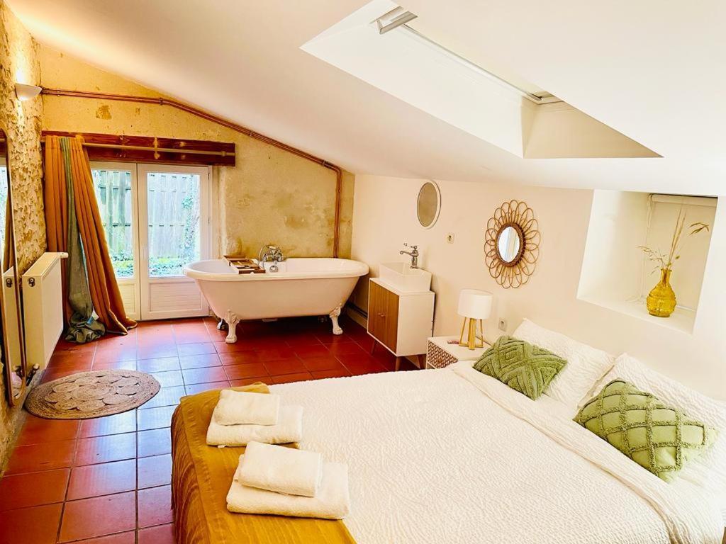 Tonnay-Charente Le Grand Franc Gite Cosy Proche Tous Commerces מראה חיצוני תמונה
